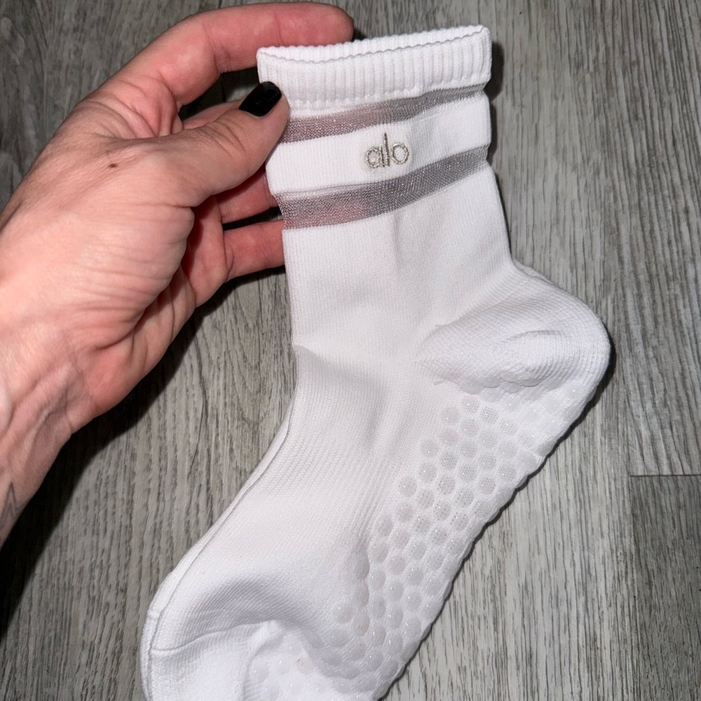 ALO Yoga White Athletic Socks